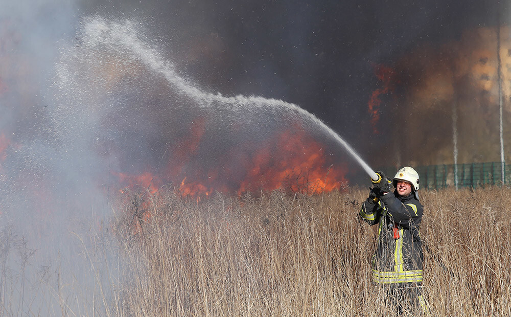 Ежегодно в летний период пожарные подразделения Белгородской области ликвидируют последствия возгораний сухой травы и мусора.