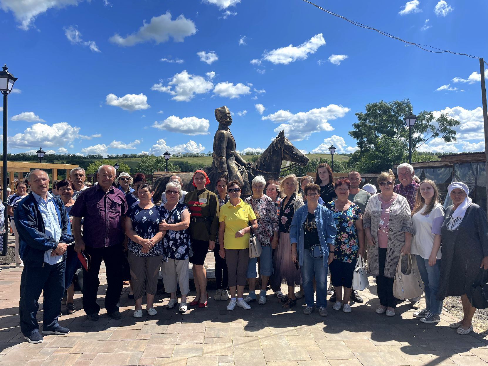 Жители Красногвардейского района почтенного возраста с культурным визитом посетили Новооскольский городской округ