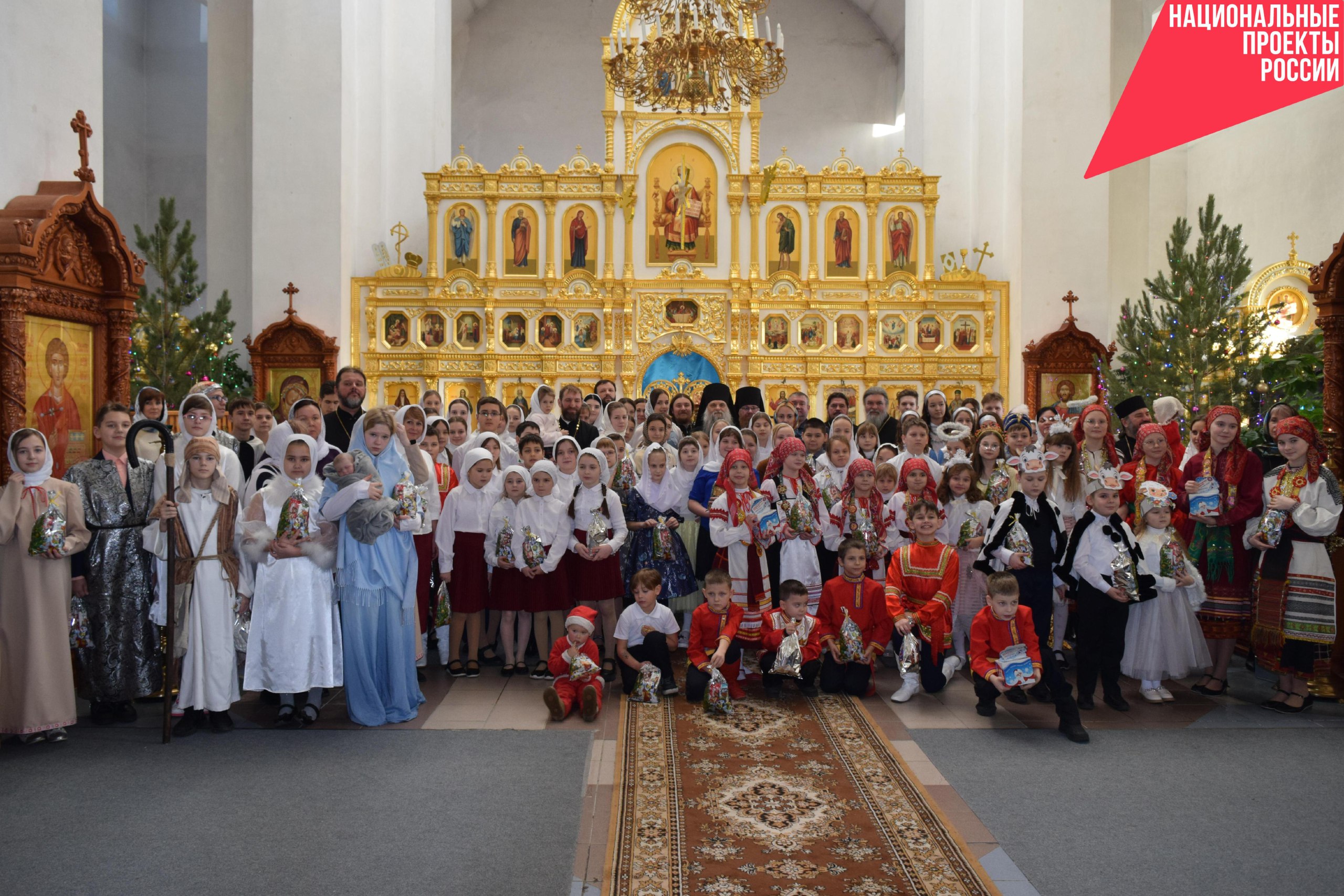 Епархиальный конкурс Рождественских песен и колядок «Славим Христа» прошёл в Бирюче.