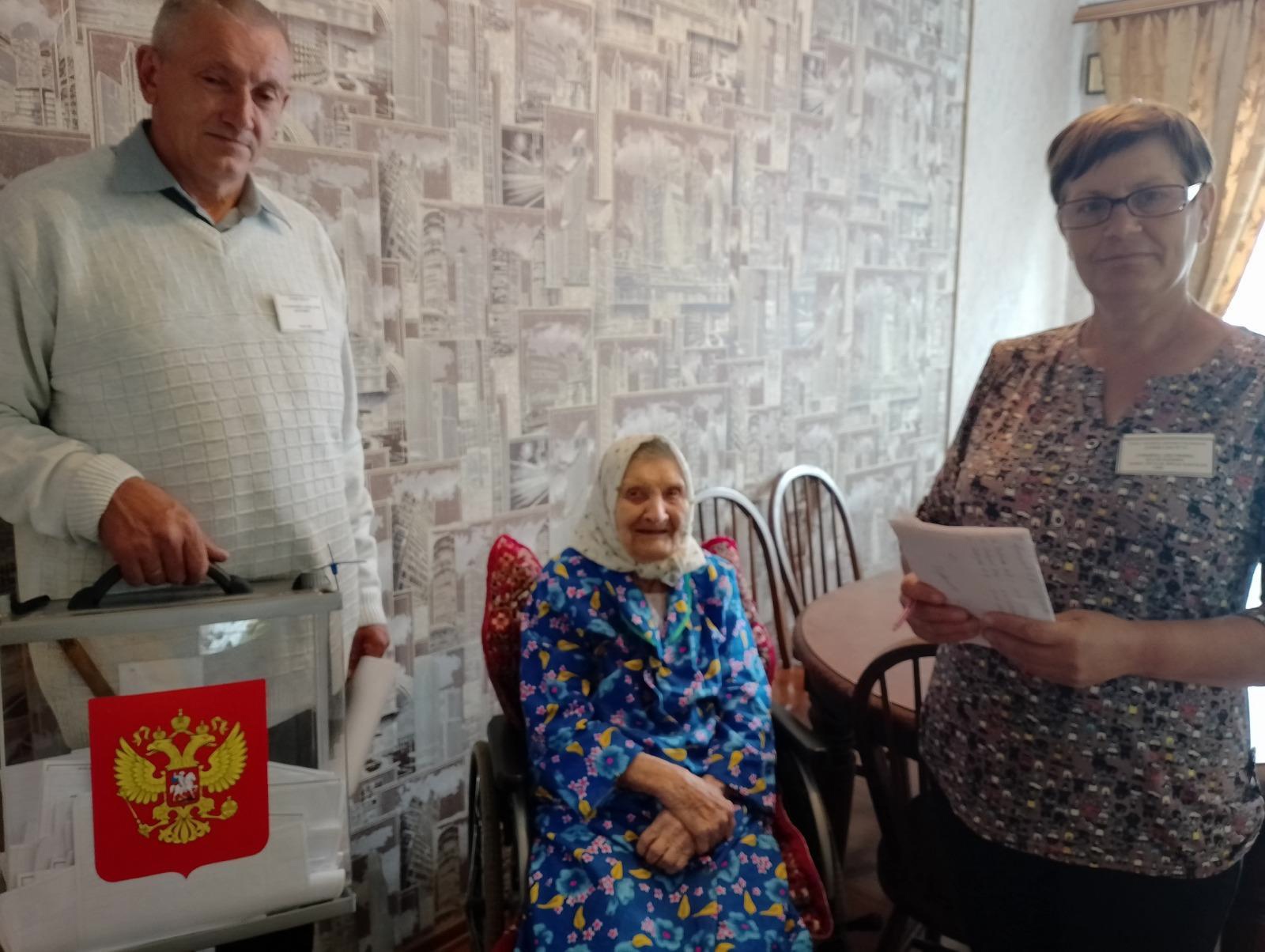 Долгожительница из Валуйчика приняла участие в выборах.