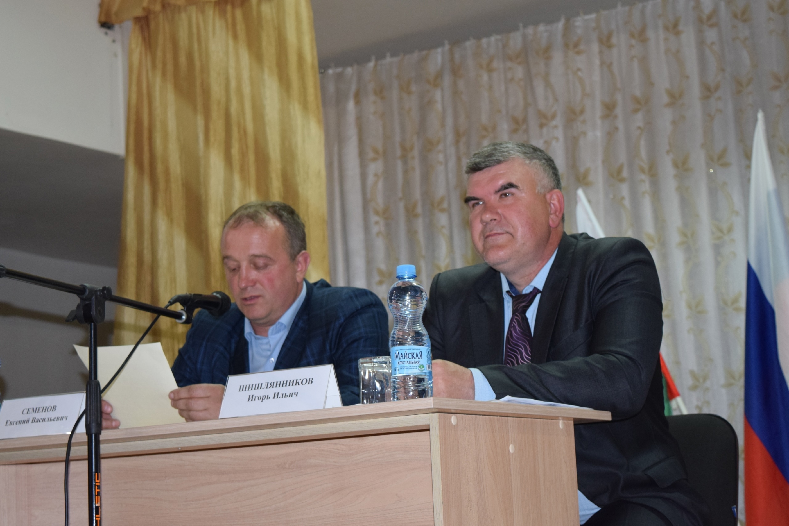 С отчётами о социально-экономическом развитии территорий выступили главы администраций Ливенского и Никитовского сельских поселений