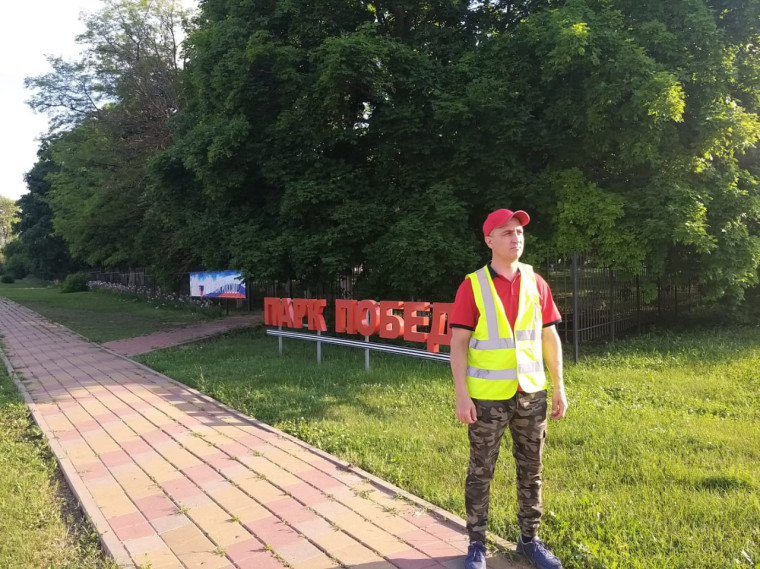 На территории Красногвардейского района ежедневно работает добровольная народная дружина. На территории Красногвардейского района ежедневно работает добровольная народная дружина.