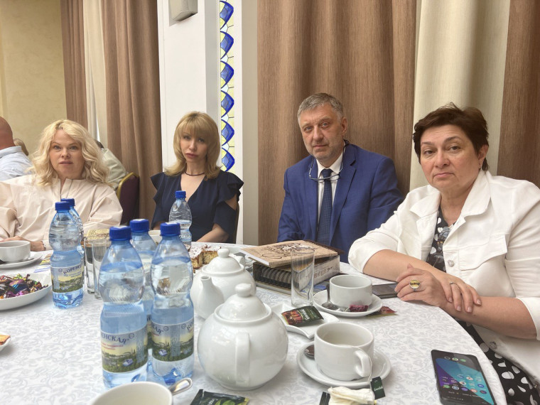 9 июня 2023 года в Белгородской митрополии состоялось заседание Белгородского отделения Всемирного Русского Народного Собора. 9 июня 2023 года в Белгородской митрополии состоялось заседание Белгородского отделения Всемирного Русского Народного Собора.