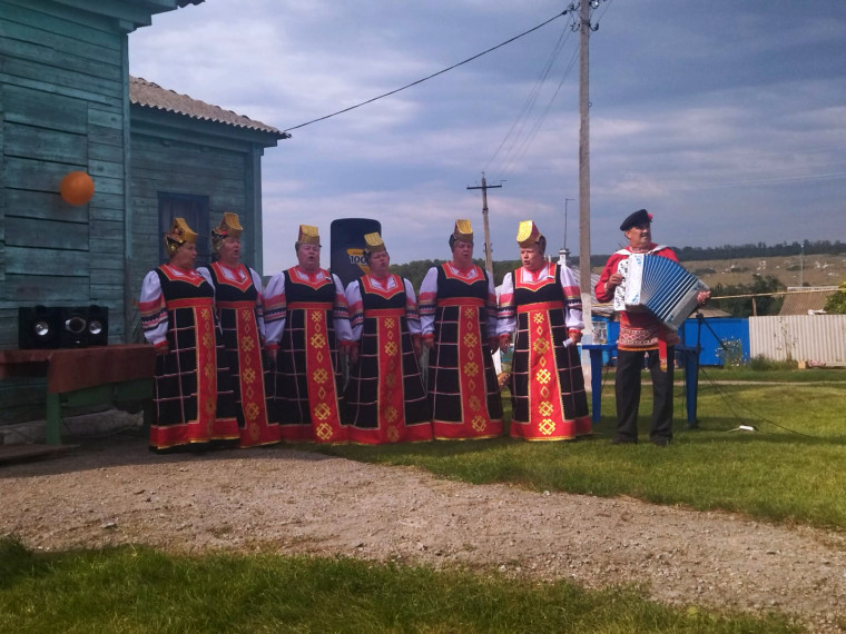 В Репенке прошли массовые гулянья.