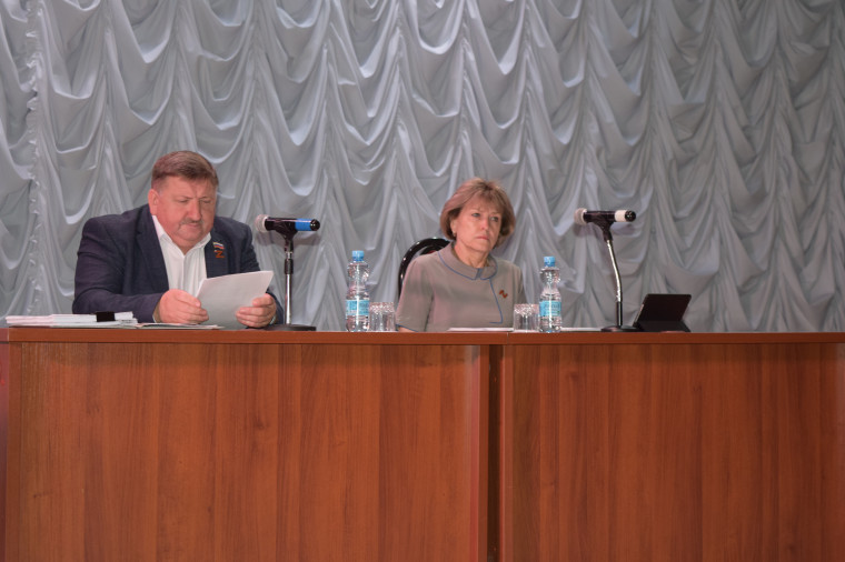 Прошло 42-е заседание Муниципального совета Красногвардейского района.