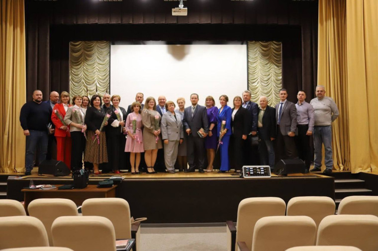 На сайте Госуслуг продолжается Народное голосование III  Всероссийской муниципальной премии «Служение».