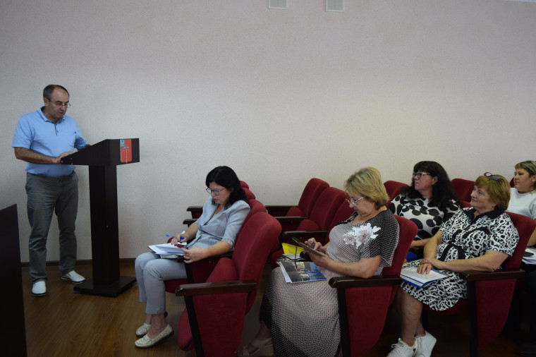 Второй день в администрации Красногвардейского района проходят заседания комиссии по проведению конкурсного отбора инициативных проектов.