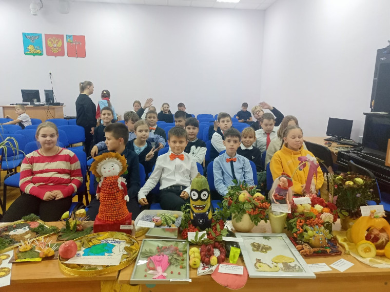 В Бирюченской школе отметили День рябины.
