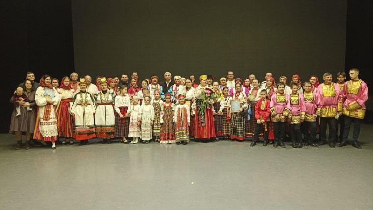 Ансамбль «Усёрд» принял участие в XIII фольклорном фестивале «Рождественские встречи».