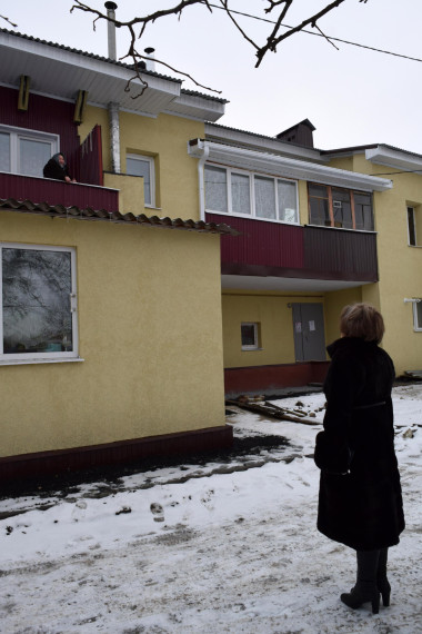Общественная приёмка капитального ремонта многоквартирных домов и общежития прошла в Красногвардейском районе.
