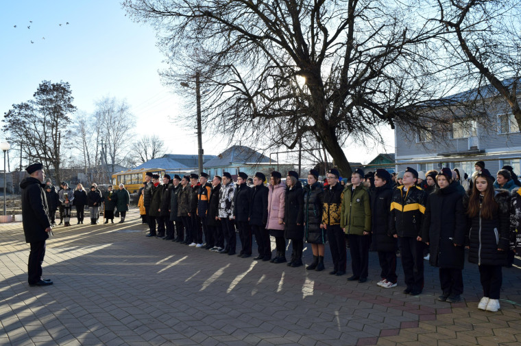 В Ливенской школе №1 открыли мемориальную доску в память о Николае Монине.