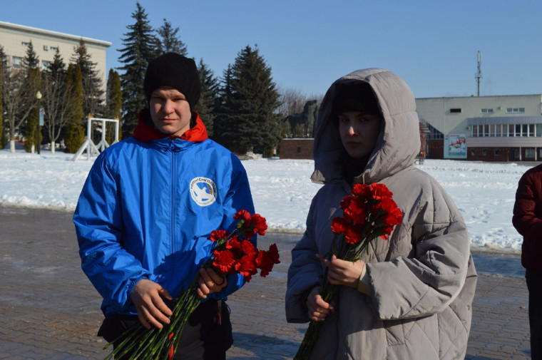 Жители Красногвардейского района собрали подарки для защитников Отечества.