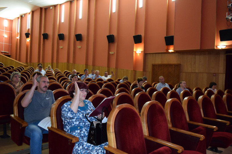 Состоялось 43-е заседание Муниципального совета Красногвардейского района.
