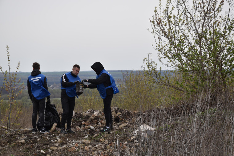 Около 3,5 тонн мусора собрали волонтёры Бирючанского техникума в рамках акции # Экочеллендж31.