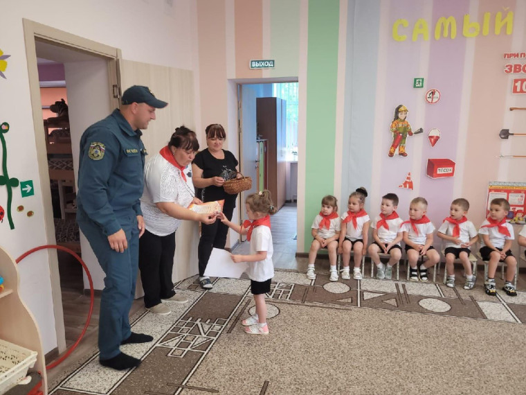 Юных пожарных готовят в детском саду «Росинка».