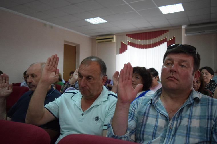 Председатель Белгородской областной Думы Юрий Клепиков принял участие в заседании Муниципального совета Красногвардейского района.