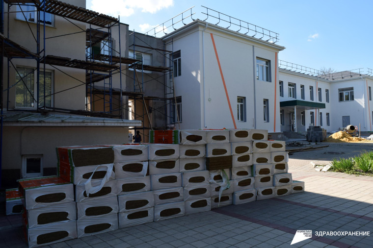 В Бирюче продолжается ремонт поликлиники в ходе реализации нацпроекта «Здравоохранение».