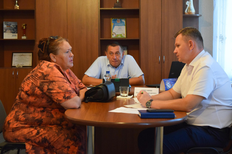 Андрей Криушин провёл приём граждан в Никитовском поселении.
