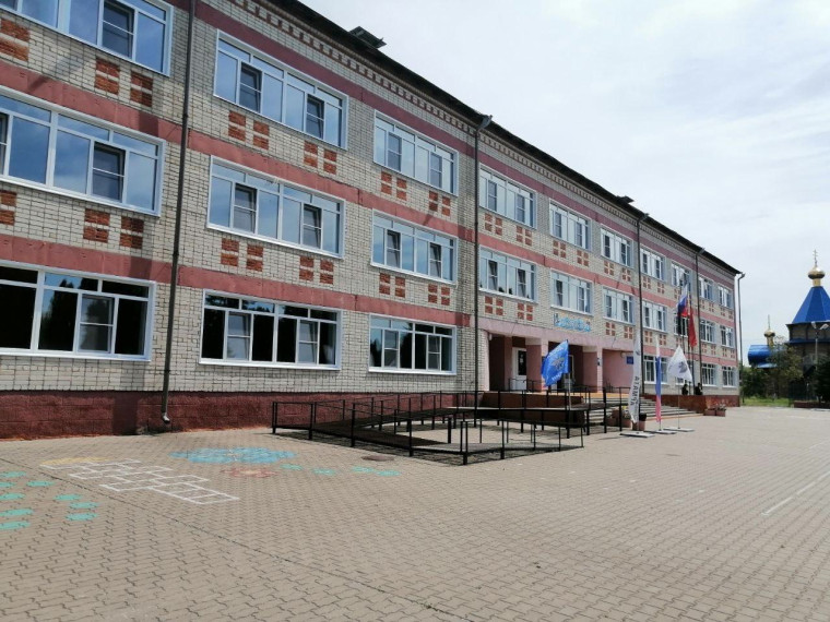 К новому учебному году обновились школы и детские сады Красногвардейского района.