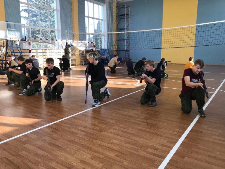 Курсанты Красногвардейского центра «ВОИН» продолжают осваивать тактическую подготовку.