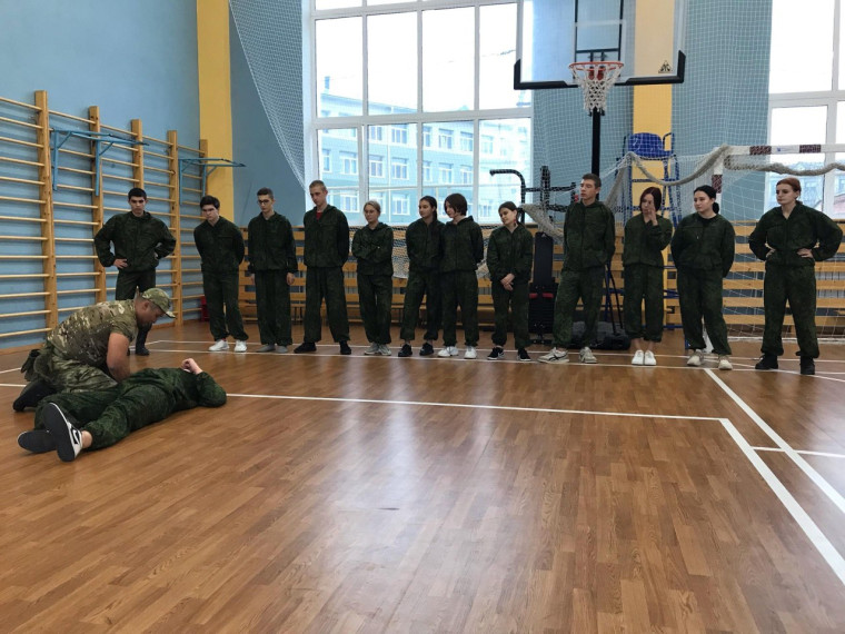 Курсанты Красногвардейского центра «ВОИН» продолжают осваивать тактическую подготовку.