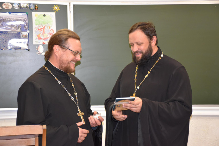 Отдел по делам молодёжи Валуйской епархии провёл в Бирюче встречу со студентами техникума.