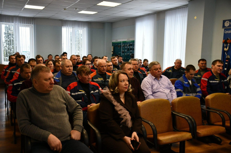 Галина Руденко встретилась с сотрудниками Красногвардейского РЭС.
