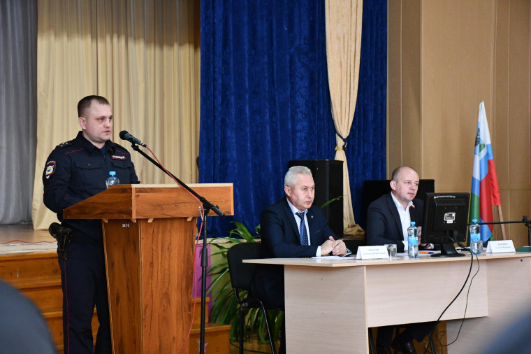 В Коломыцево состоялся отчёт главы администрации поселения.