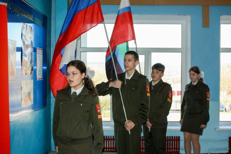 В Никитовской школе прошла торжественная церемония посвящения в «Первые».