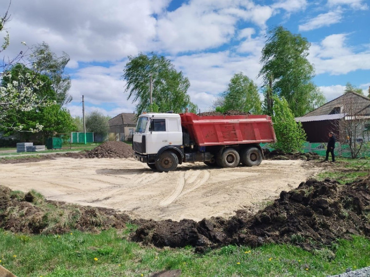В Коломыцево приступили к строительству детской площадки.