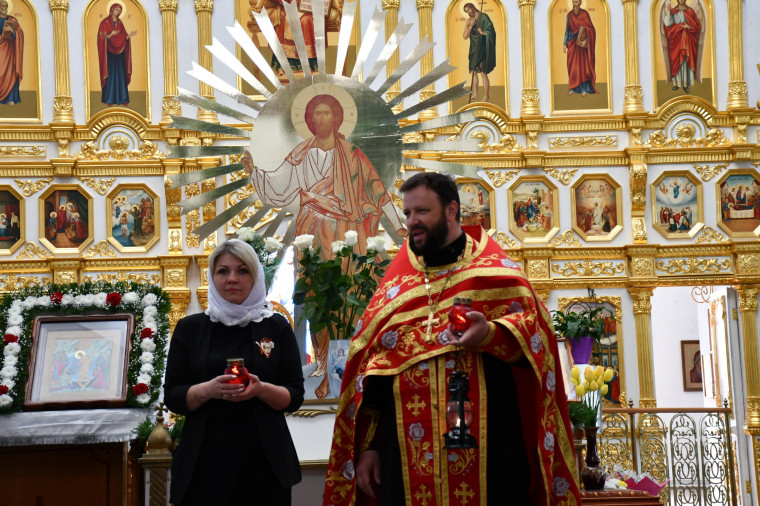 Благодатный огонь доставлен в Красногвардейский район.