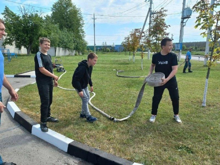 Учреждения образования района организовывают досуг для школьников.