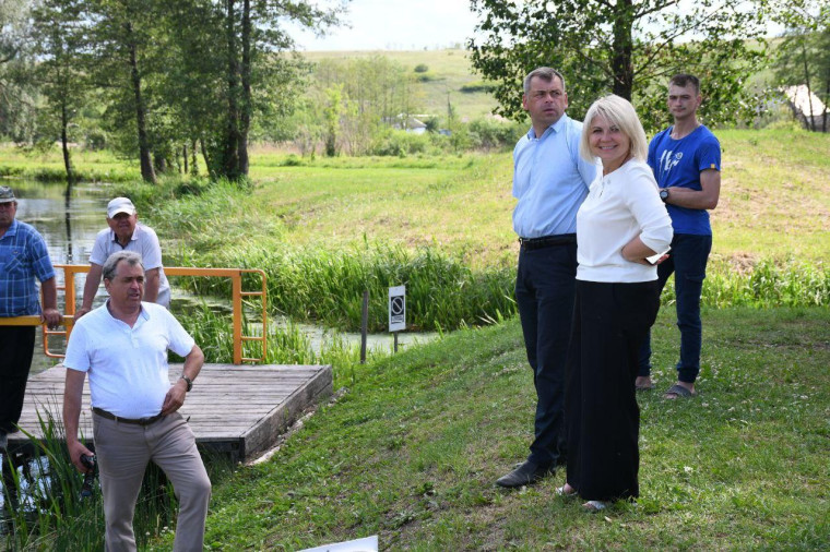 Глава администрации Красногвардейского района проверила состояние мест для купания.