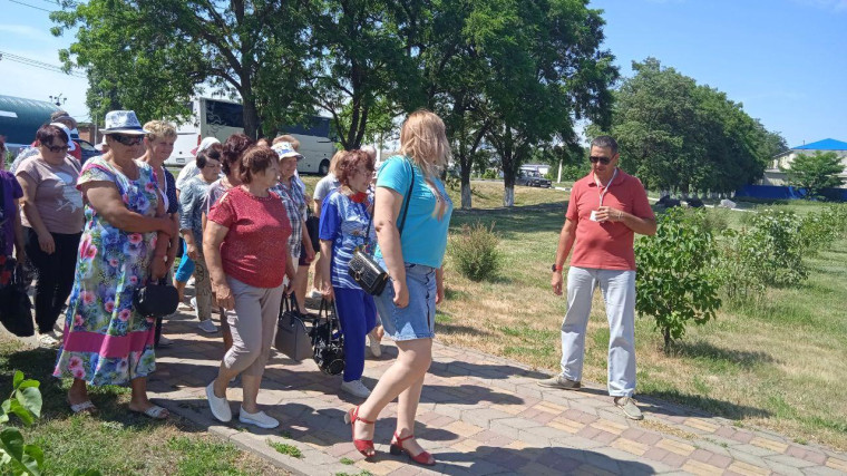 Жители Ровеньков посетили Красногвардейский район в рамках проекта «К соседям в гости!».