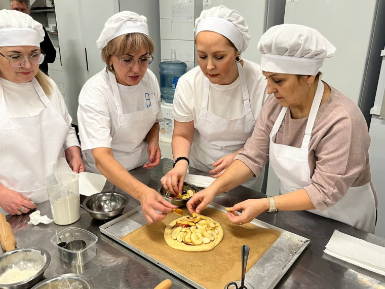 В преддверии Дня матери, в ОГАПОУ «Губкинский горно-политехнический колледж», в рамках федерального партийного проекта «Женское движение Единой России», прошла акция «Вкус заботы».