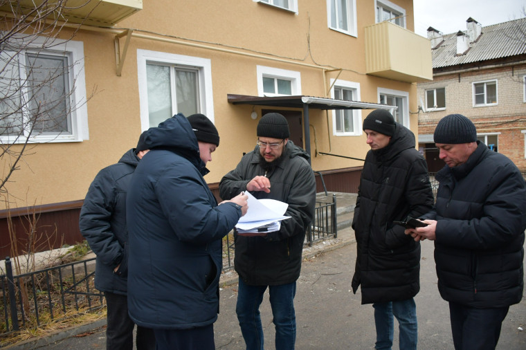 Состоялась общественная приёмка работ по капитальному ремонту многоквартирного дома 38 по ул. 9 Января в Бирюче.